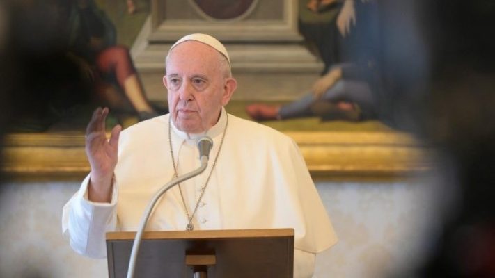 El papa pide rezar por los gobernantes en vez de insultarlos