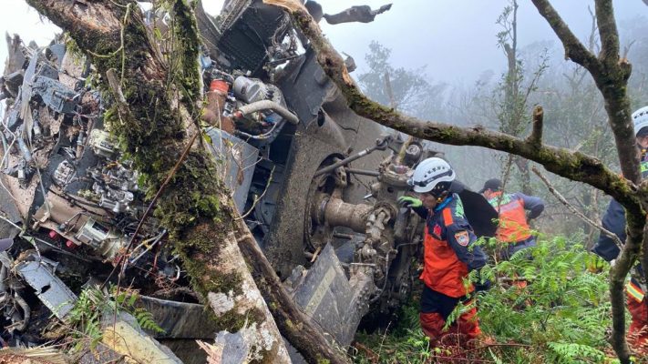 Muere tras un accidente de helicóptero el jefe del Estado Mayor taiwanés