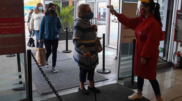 Buscan reactivar la economía con el Shopping Day