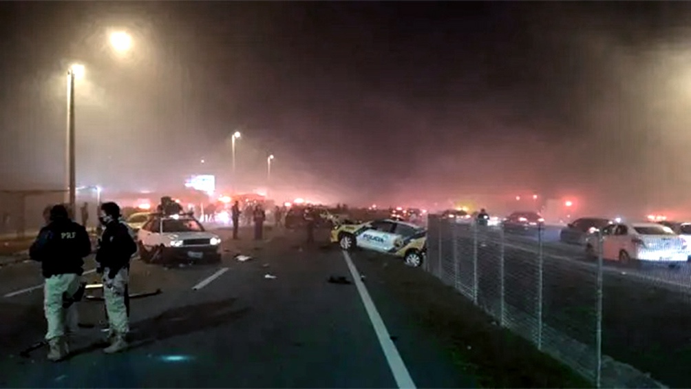 Choque en cadena con 22 vehículos deja 8 muertos y 23 heridos en el sur de Brasil