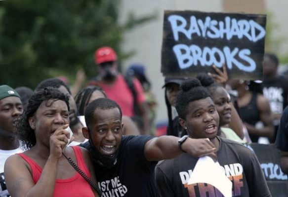 Otro afroamericano muere por disparos de la policía en Atlanta (EE.UU.)