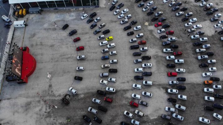 La magia del autocine agotó entradas en Río tras su regreso por la pandemia