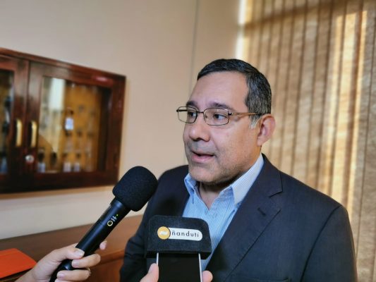 No compartir tereré ni estrechar manos para evitar transmisión del coronavirus