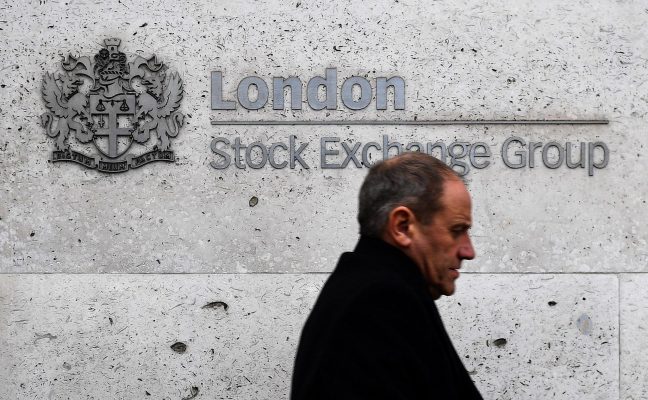 Las bolsas europeas caen alrededor del 5 % tras la apertura