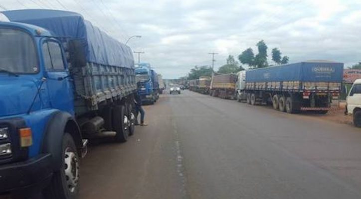 Paro de camioneros podría afectar la economía, dice exministro de Hacienda