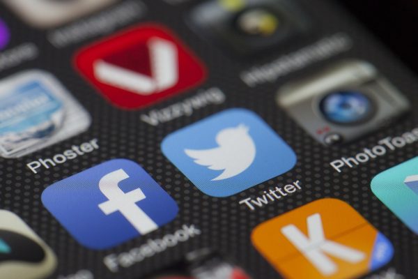 Las redes, un muro de solidaridad para confrontar la crisis