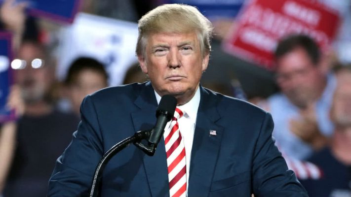 Trump sugiere la idea inédita de un retraso electoral en EE.UU.