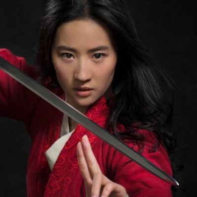 Yifei Liu da vida a Mulán en la película de acción real de Disney