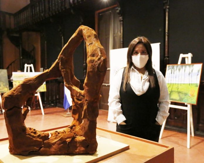 Premian obras en la categoría a las artes visuales del concurso 150 años de la Guerra Guasú