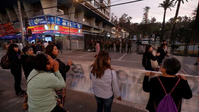 Protestas bajan de intensidad en un Viña del Mar cercado por miles de agentes
