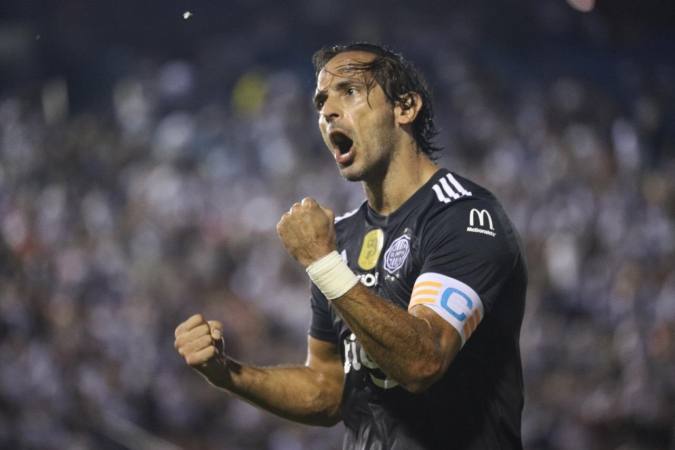 Libertad- Olimpia, gran duelo argentino en Paraguay entre Díaz y Garnero