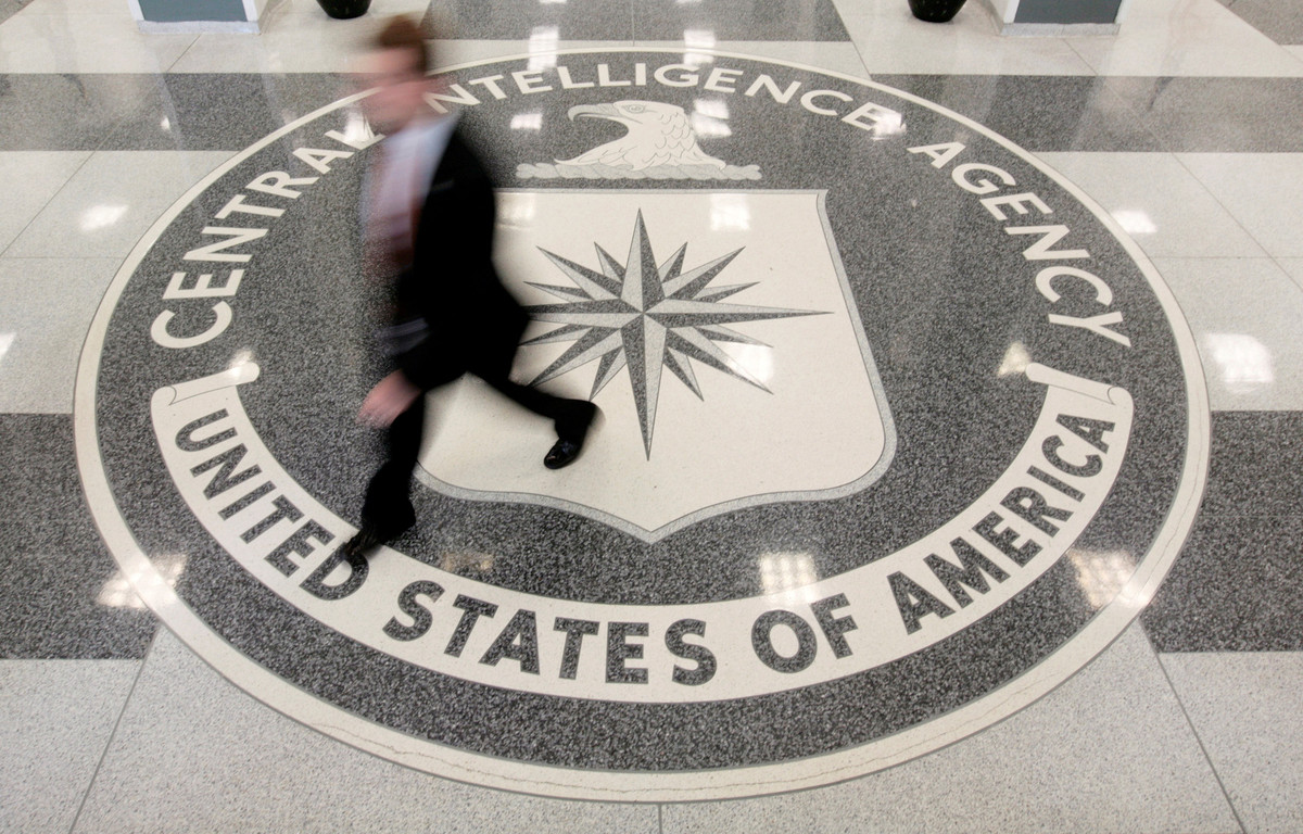 Detienen a exagente de la CIA acusado de espiar para China