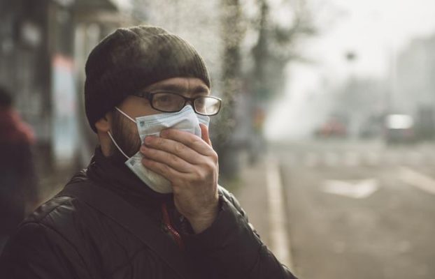 Ecuatorianos acuden a métodos ingeniosos contra el COVID