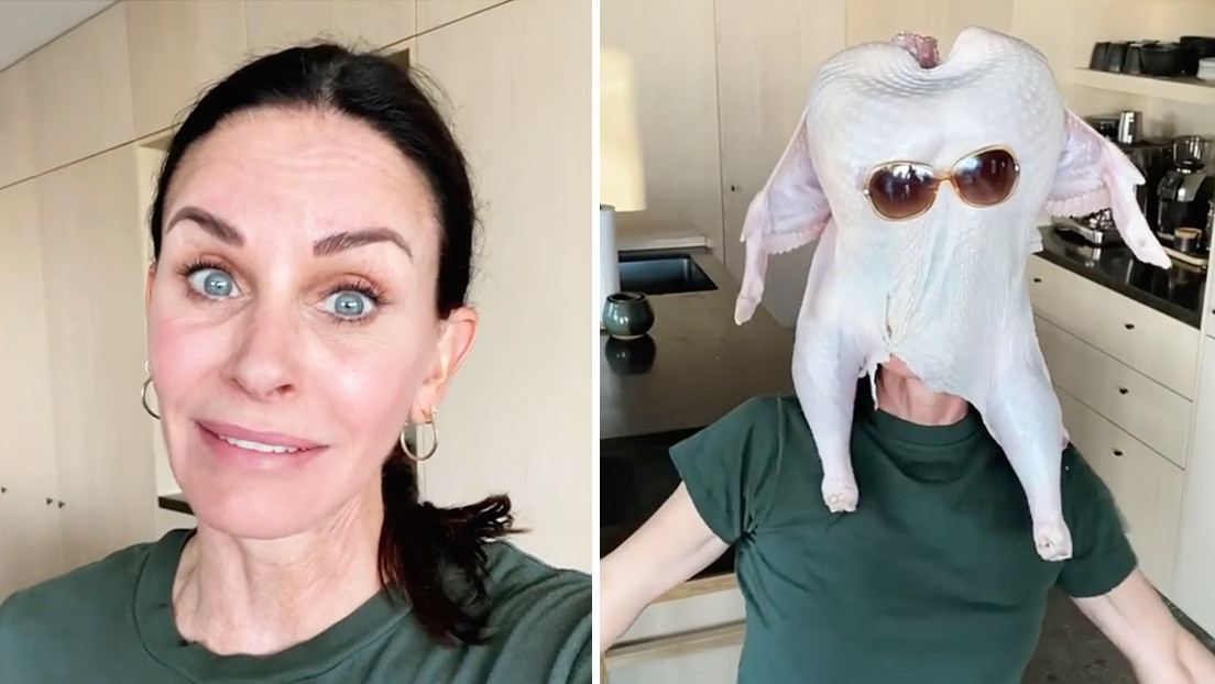 Courteney Cox repite su famoso baile de ‘Friends’ con un pavo en la cabeza por el Día de Acción de Gracias
