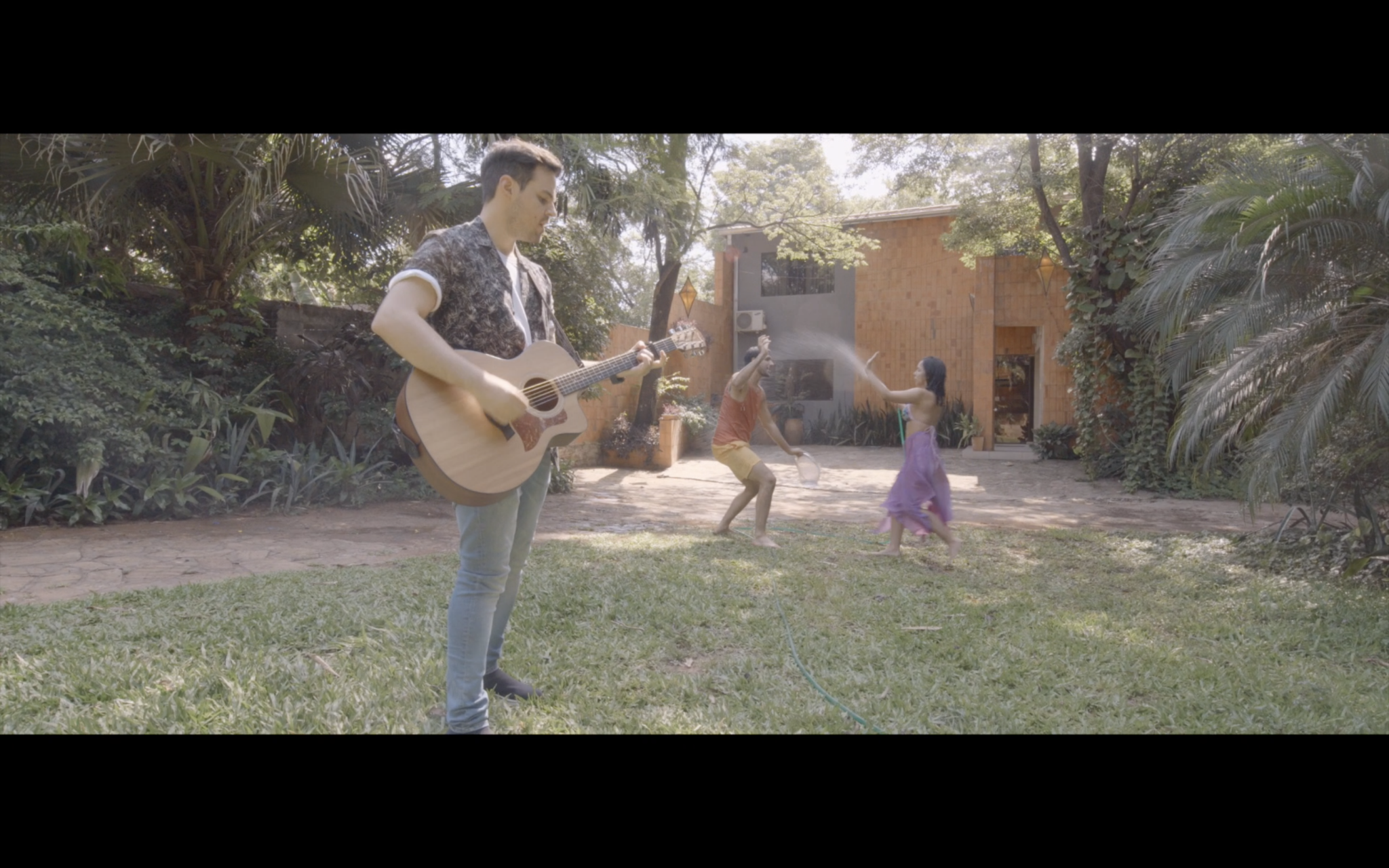 Ale y Los Lilas presenta su EP debut junto con el sencillo «Falsas Promesas»