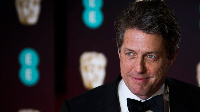 Hugh Grant confesó por qué Hollywood le cerró las puertas por casi una década: “Hice el tonto en una película”