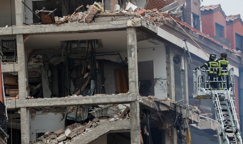 Se salvó de milagro: Sacerdote paraguayo quedó atrapado en el edificio que registró una explosión en Madrid