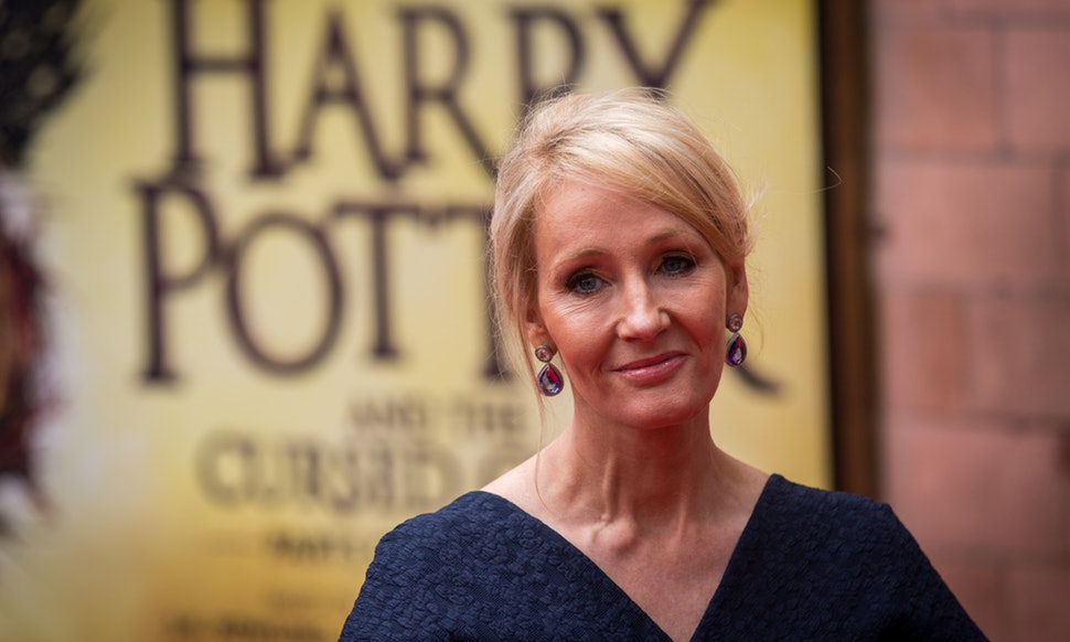 J.K. Rowling se burla de Trump en Twitter por alardear de ser escritor