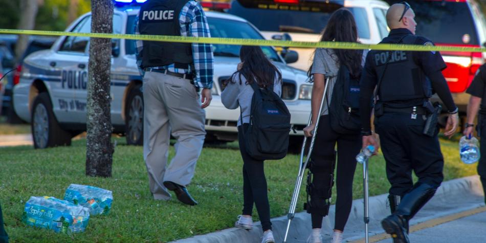 Tras la masacre el Condado de Florida tendrá agentes con rifle en las escuelas