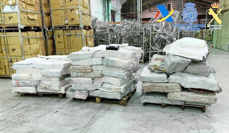 Habría más de una empresa involucrada en el caso del cargamento de droga que cayó en España, señalan