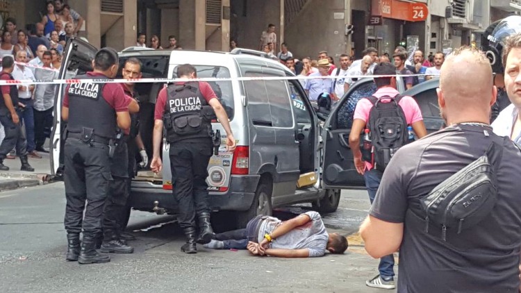 Tres heridos tras un tiroteo en el centro de Buenos Aires