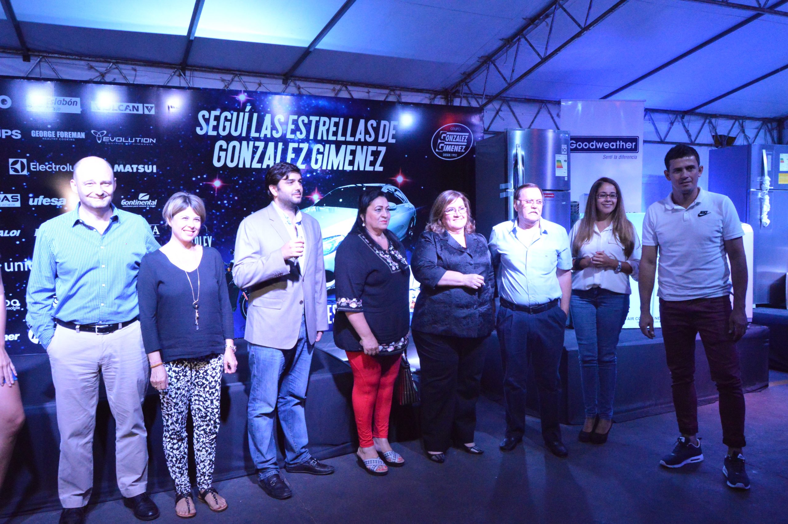 González Giménez entrega los premios del concurso «Seguí las estrellas»