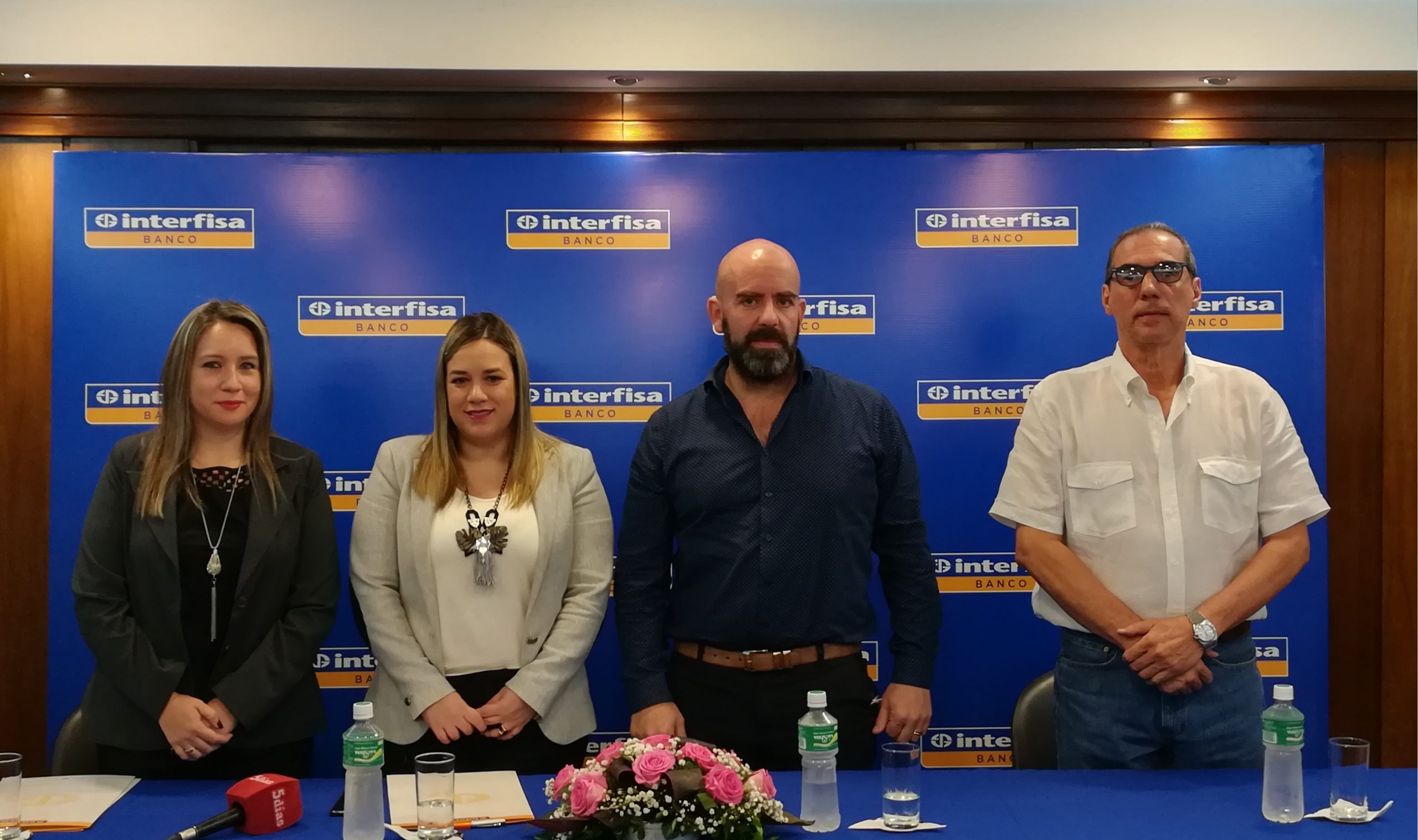 Interfisa es el Banco de “Un Pupitre para mi Escuela”