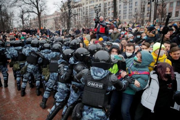 Human Rights Watch denunció “la brutalidad policial, la violencia y las detenciones masivas” en Rusia