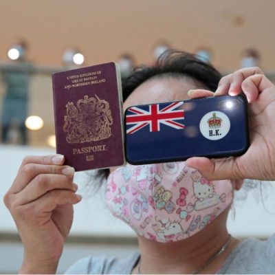 China dejará de reconocer el pasaporte británico de los habitantes de Hong Kong