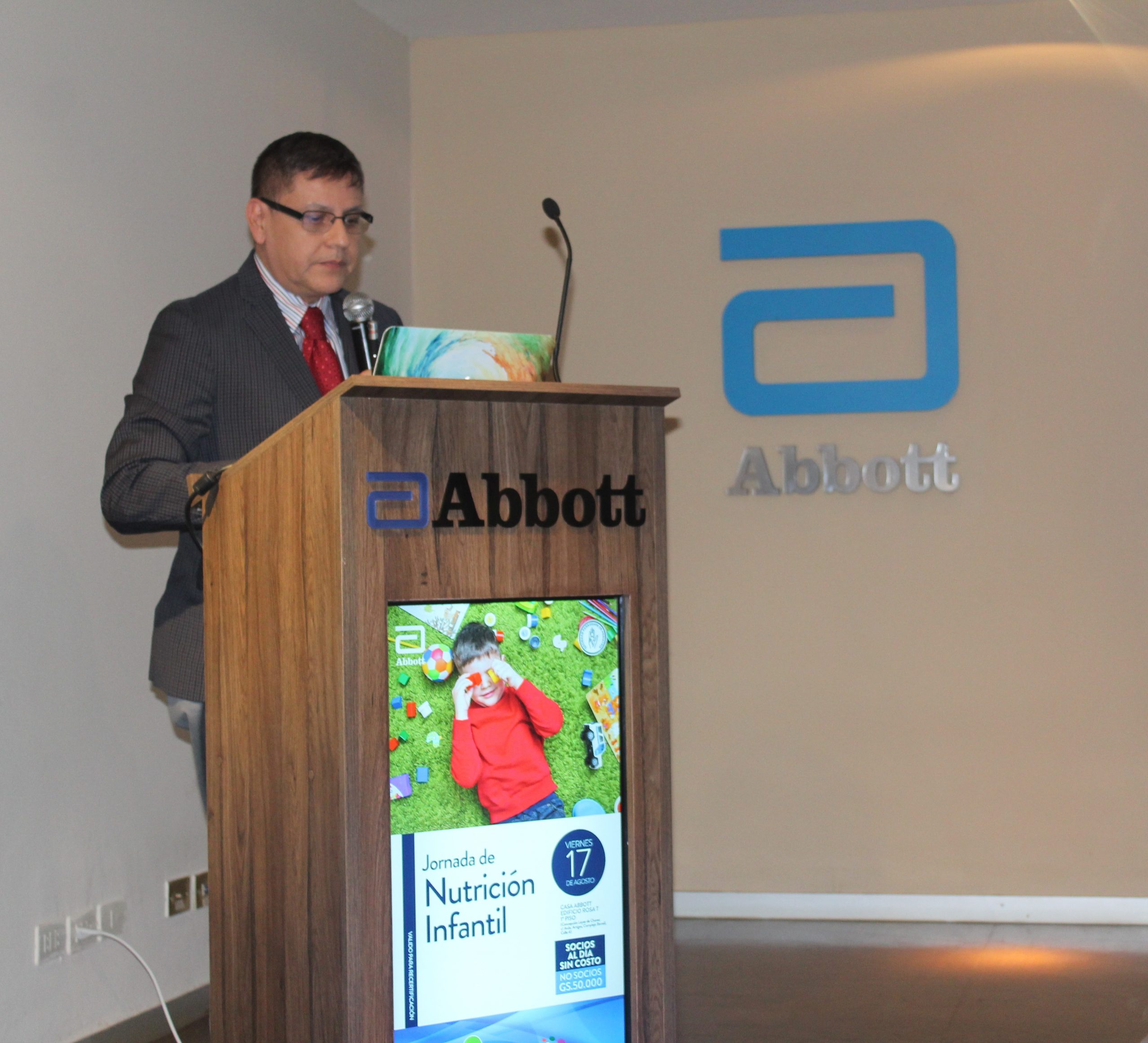Pediatras realizaron jornada sobre nutrición infantil