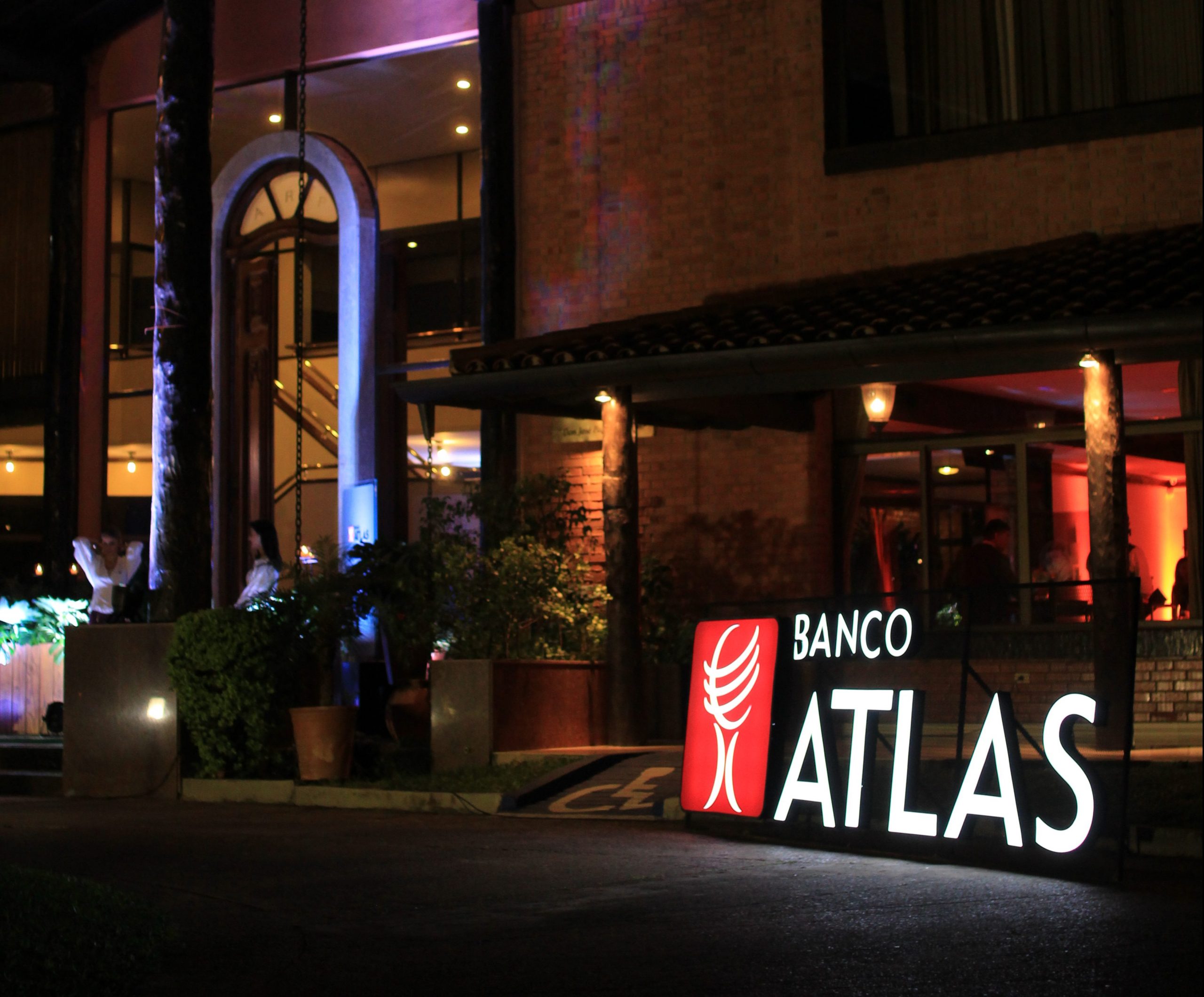 Banco Atlas y la ganadera Viradolce ofrecen un agasajo a sus clientes