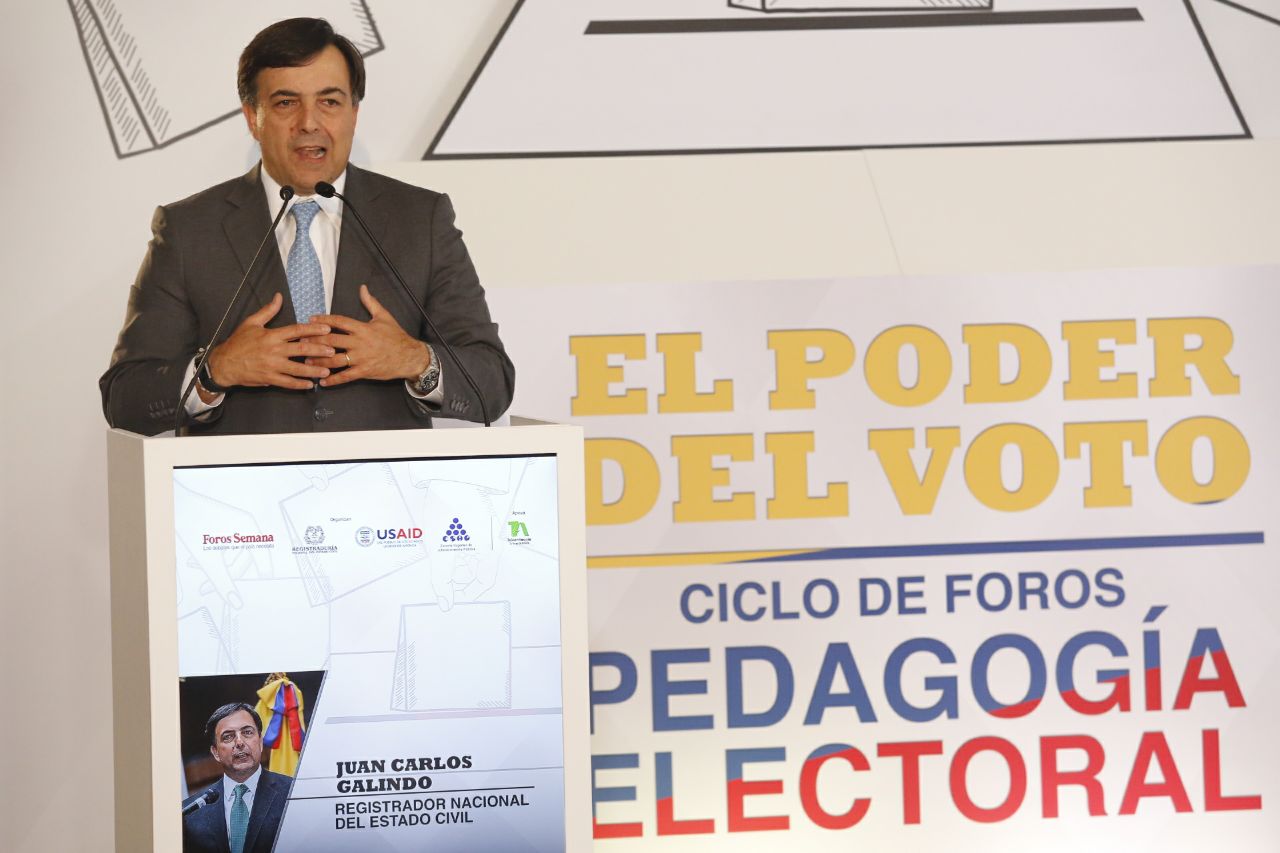 Magistrado electoral Colombiano Felipe García Echeverri visita Paraguay