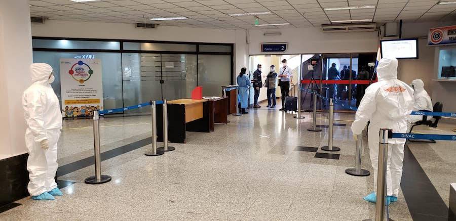 Casi 500 personas serán multadas por no presentar test de Covid al ingresar al país