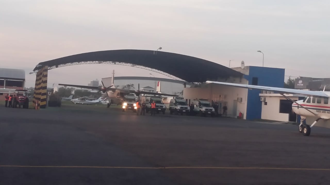 Familiares y amigos reciben restos mortales de la comitiva del MAG