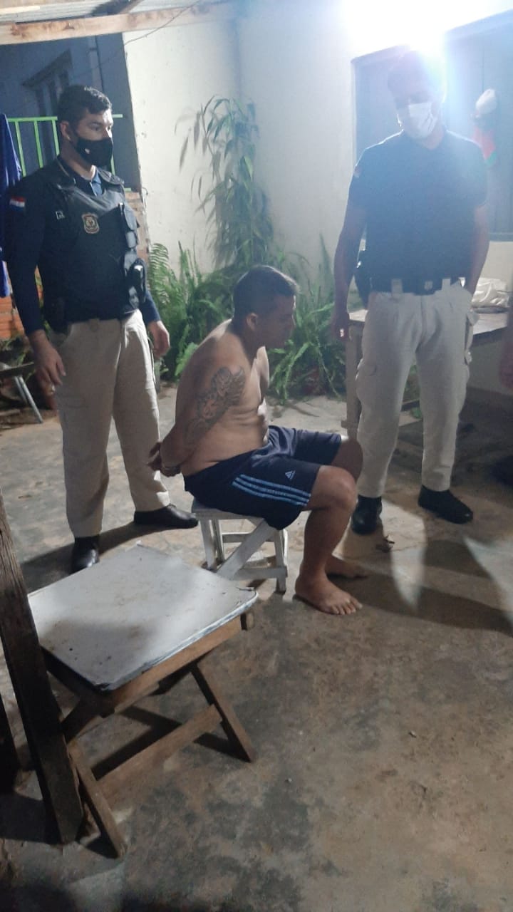 Detienen a un hombre sospechoso de haber asaltado una casa de autorepuestos tras allanamiento a una vivienda en Viñas Cué
