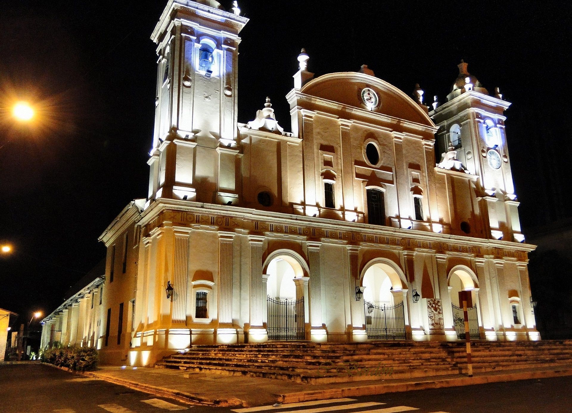 La Catedral viste su mejor gala para inaugurar imponente órgano de viento