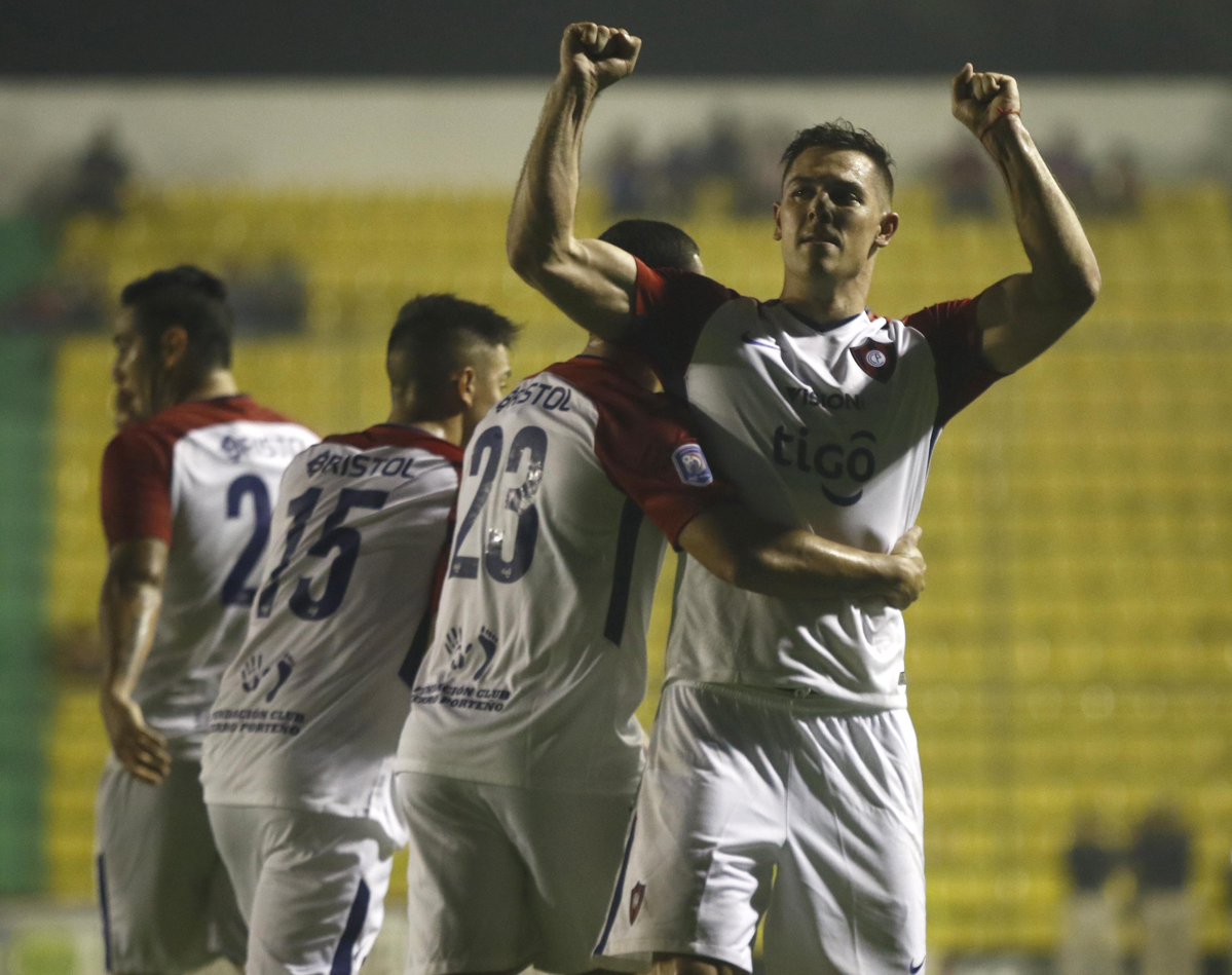El Ciclón inició el campeonato con una victoria sobre Independiente