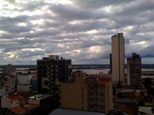 Anuncian martes caluroso con precipitaciones y ocasionales tormentas eléctricas