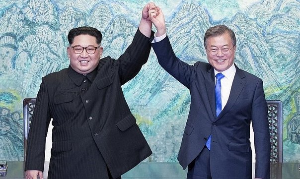 Las dos Coreas buscarán la total desnuclearización tras su cumbre