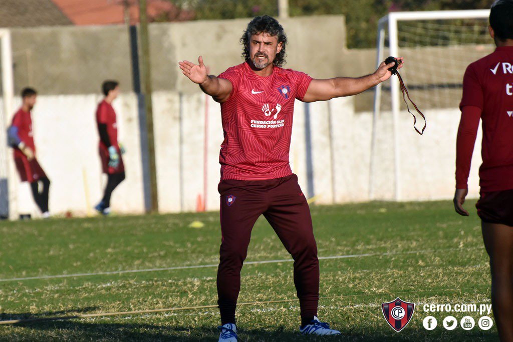 Cerro Porteño busca entrenador tras la salida de Álvarez