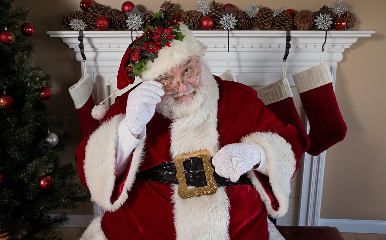 Papá Noel es inmune al COVID-19 y podrá repartir regalos en todo el mundo, confirma la OMS