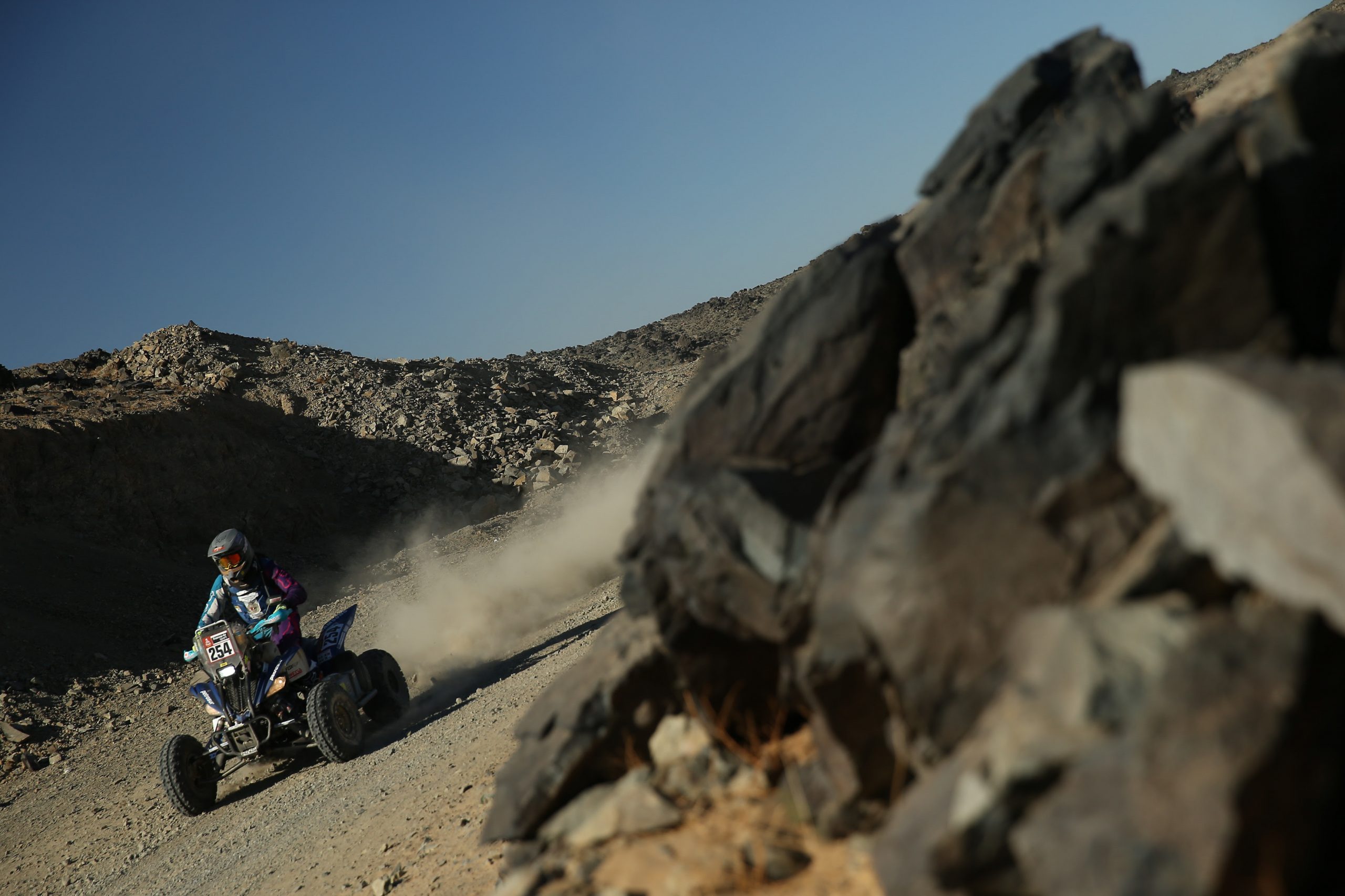 Nelson Sanabria escala en la general del Rally Dakar