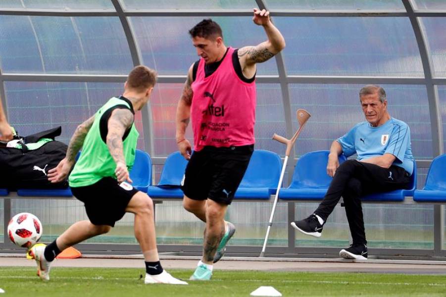 Uruguay regresa a los entrenamientos sin Cavani