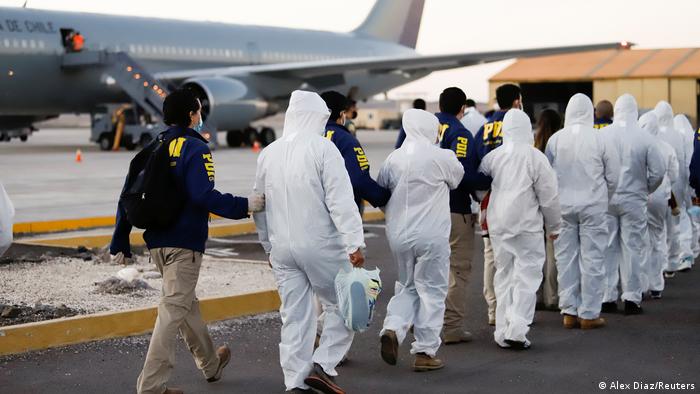 Chile lleva a cabo la mayor expulsión de migrantes irregulares en un solo día
