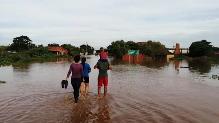 Situación “de terror” en Tobatí: Unas 2.500 familias fueron afectadas por el temporal, dice ministro