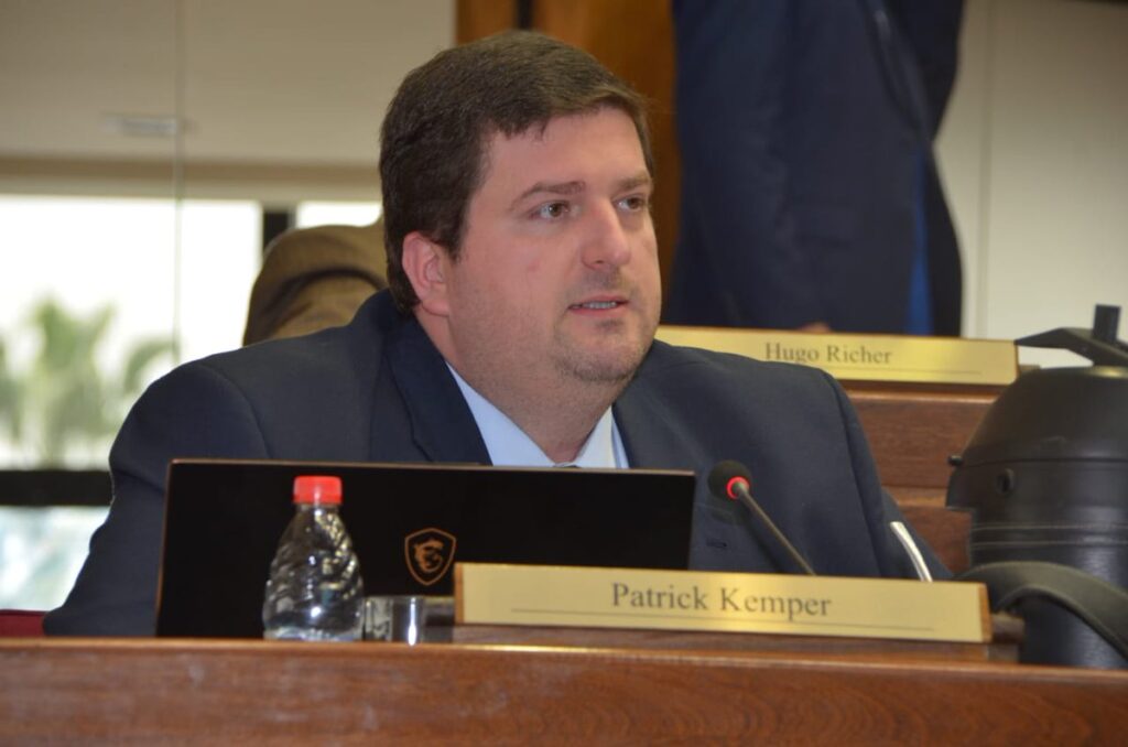 Senador insta a embajadores paraguayos mediar con los países para conseguir más vacunas antiCOVID