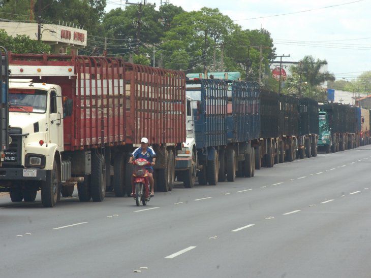 «Paro es inevitable, pero seguiremos buscando soluciones» dice representante de camioneros