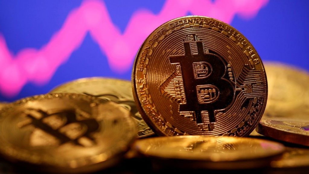 Experto adivierte que el bitcóin podría caer por debajo de los 10.000 dólares