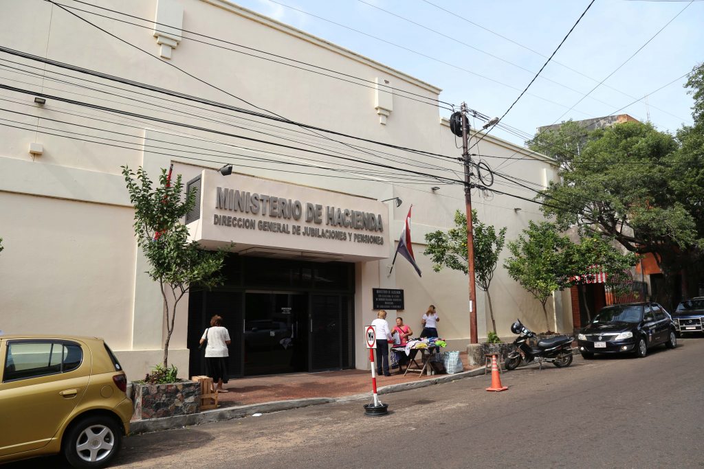 Jubilados incluidos en la planilla de abril cobrarán a fin de mes