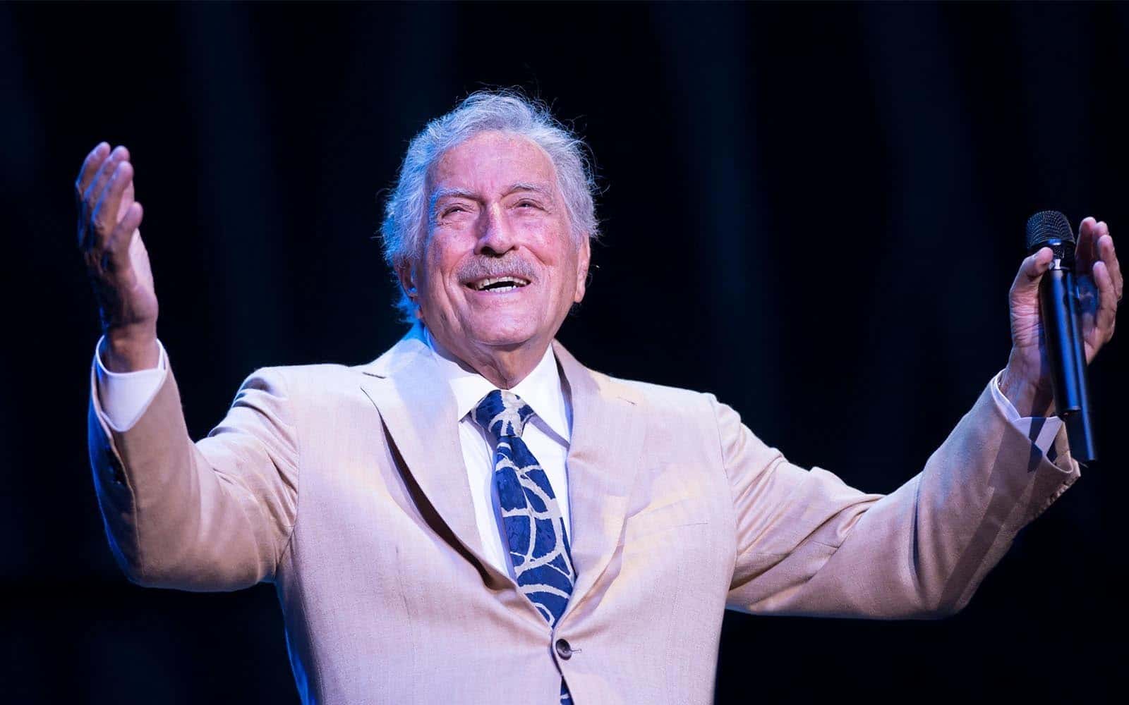 El cantante Tony Bennett se retira de los escenarios a los 95 años